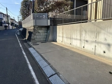 【神奈川県/横浜市都筑区すみれが丘】都筑区すみれが丘中古戸建 駐車場