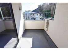 【神奈川県/川崎市高津区千年】川崎市高津区千年　新築戸建2号棟 バルコニー