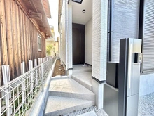 【東京都/国分寺市西町】国分寺市西町8期　新築戸建1号棟 アプローチ