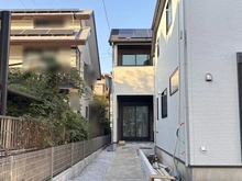 【東京都/国立市中】国立市中3丁目新築戸建 1号棟 建築中の外観：全2棟の1号棟（奥側）