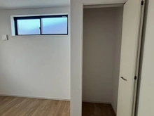 【東京都/国立市中】国立市中3丁目新築戸建 1号棟 収納：約4.6帖の洋室にある収納