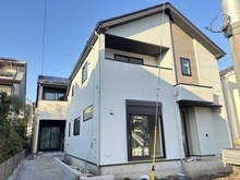 【東京都/国立市中】国立市中3丁目新築戸建 2号棟 建築中の外観：全2棟の2号棟（手前側）