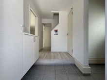 【東京都/国立市中】国立市中3丁目新築戸建 2号棟 玄関