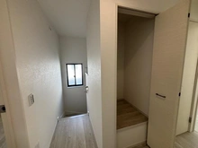 【東京都/国立市中】国立市中3丁目新築戸建 2号棟 収納：2F階段横の収納