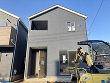 【東京都/立川市幸町】立川市幸町5丁目（2号棟）　新築戸建 建築中の外観：全5棟の2号棟（右側）