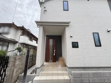 【東京都/小平市小川町】小平市小川町1丁目新築戸建 A号棟 建築中の外観：全3棟（A号棟）
※写真右側
