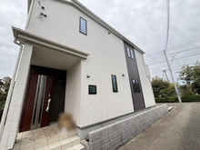 【東京都/小平市小川町】小平市小川町1丁目新築戸建 A号棟 建築中の外観：全3棟（A号棟）
※写真中央