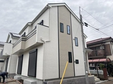 【東京都/小平市小川町】小平市小川町1丁目新築戸建 C号棟 建築中の外観：全3棟
※一番手前側