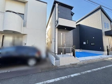 【東京都/国立市西】国立市西2丁目新築戸建 2号棟 外観：写真中央（2号棟）