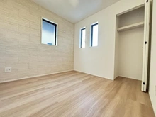 【東京都/国立市西】国立市西2丁目新築戸建 2号棟 洋室：約4.5帖の洋室の収納開放時