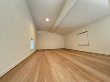 【東京都/国立市西】国立市西2丁目新築戸建 2号棟 ロフト：約6帖の洋室から上がれる約3帖のロフトスペース