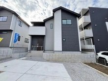 【東京都/八王子市兵衛】八王子市兵衛2丁目（1号棟）　新築戸建 外観：全4棟
写真中央（1号棟）