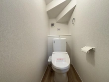 【東京都/八王子市兵衛】八王子市兵衛2丁目（1号棟）　新築戸建 トイレ：1Fのトイレ