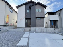 【東京都/八王子市兵衛】八王子市兵衛2丁目（2号棟）　新築戸建 外観：全4棟
写真中央（2号棟）