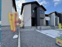 【東京都/八王子市兵衛】八王子市兵衛2丁目（2号棟）　新築戸建 外観：全4棟
写真中央（2号棟）