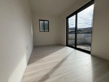 【東京都/八王子市兵衛】八王子市兵衛2丁目（2号棟）　新築戸建 洋室：1Fの約5帖の洋室