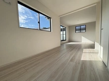 【東京都/八王子市兵衛】八王子市兵衛2丁目（2号棟）　新築戸建 洋室：約8.7帖＋約5.5帖の