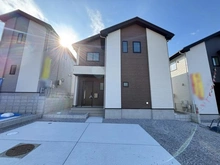 【東京都/八王子市兵衛】八王子市兵衛2丁目（3号棟）　新築戸建 外観：全4棟
写真中央(3号棟）　