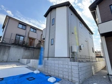 【東京都/八王子市兵衛】八王子市兵衛2丁目（4号棟）　新築戸建 外観：全4棟
写真中央（2号棟）