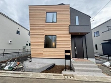 【東京都/国分寺市北町】国分寺市北町2丁目（2号棟）　新築戸建 外観：全7棟現場
写真中央（2号棟）