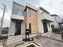 【東京都/国分寺市北町】国分寺市北町2丁目（4号棟）　新築戸建 外観：全7棟現場
写真中央（4号棟）