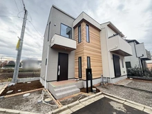 【東京都/国分寺市北町】国分寺市北町2丁目（4号棟）　新築戸建 外観：全7棟現場
写真中央（4号棟）