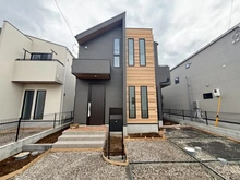 【東京都/国分寺市北町】国分寺市北町2丁目（6号棟）　新築戸建 外観：全7棟現場
写真中央(6号棟）