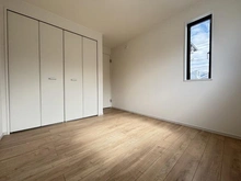 【東京都/小平市仲町】小平市仲町 新築戸建 洋室：階段右横の約5.2帖