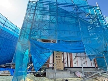 【東京都/国分寺市高木町】国分寺市高木町1丁目（3号棟）　新築戸建 建築中の外観：全3棟現場（写真中央）