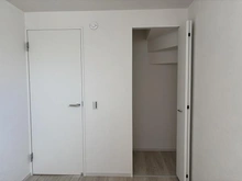 【東京都/小金井市緑町】小金井市緑町3丁目（1号棟）　新築戸建 収納：約5.0帖の洋室内