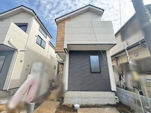 【東京都/小金井市緑町】小金井市緑町3丁目（2号棟）　新築戸建 建築中の外観：全2棟現場（2号棟）
※写真中央