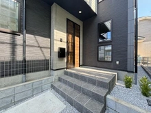 【東京都/日野市多摩平】日野市多摩平3丁目（1号棟）　新築戸建 アプローチ