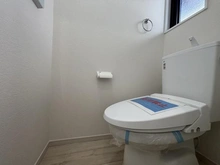 【東京都/日野市多摩平】日野市多摩平3丁目（1号棟）　新築戸建 トイレ：2F