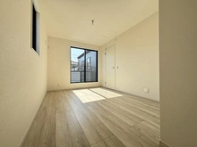 【東京都/日野市多摩平】日野市多摩平3丁目（2号棟）　新築戸建 洋室：約6.7帖