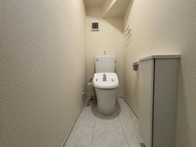 【東京都/小平市小川町】小平市小川町1丁目（1号棟）　新築戸建 トイレ：1F