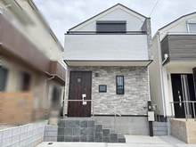 【東京都/国立市青柳】国立市青柳1丁目（1号棟）　新築戸建 外観：全2棟現場（1号棟）※写真中央