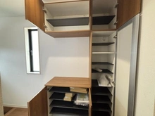 【東京都/国立市青柳】国立市青柳1丁目（1号棟）　新築戸建 収納：1F廊下にある収納（玄関から上がってすぐ）