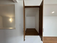 【東京都/国立市青柳】国立市青柳1丁目（1号棟）　新築戸建 収納：キッチン横