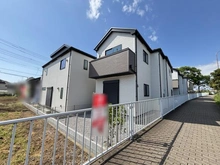 【東京都/国立市泉】国立市泉3丁目（4号棟）　新築戸建 建築中の外観：全5棟現場（4号棟）※写真中央