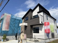 【東京都/国立市泉】国立市泉3丁目（5号棟）　新築戸建 建築中の外観：全5棟現場（5号棟）※写真中央