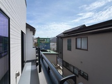 【東京都/小平市小川西町】小平市小川西町5丁目新築戸建 バルコニー