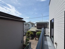 【東京都/小平市小川西町】小平市小川西町5丁目新築戸建 バルコニー