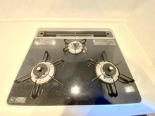 【兵庫県/神戸市灘区篠原北町】神戸市灘区篠原北町4丁目新築戸建てB号地 キッチン：三口コンロ