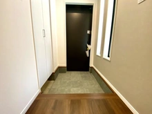 【兵庫県/神戸市灘区篠原北町】神戸市灘区篠原北町4丁目新築戸建てB号地 玄関