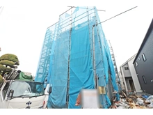 【東京都/足立区伊興】足立区伊興2丁目　新築戸建　3号棟 建築中の外観