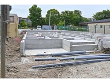 【東京都/足立区伊興】足立区伊興4丁目　新築戸建　B号棟 建築中の外観
