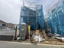 【東京都/江戸川区西篠崎】江戸川区西篠崎1丁目 新築戸建E号棟 建築中の外観：全5区画