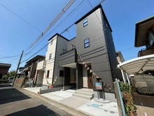 【埼玉県/川越市旭町】川越市旭町3丁目　新築戸建　2号棟 外観：全2棟/写真中央右