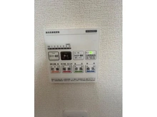 【埼玉県/川越市旭町】川越市旭町3丁目　新築戸建　2号棟 スイッチパネル（洗面室）