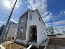 【埼玉県/所沢市東所沢和田】所沢市東所沢和田3丁目 新築戸建 3号棟 建築中の外観：全11棟／手前側